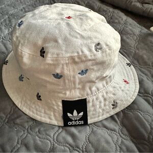 Adidas Originals Allover Trefoil Bucket Hat Unidex